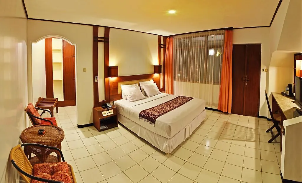 Hotel Puri Naga Beachfront Cottages Legian