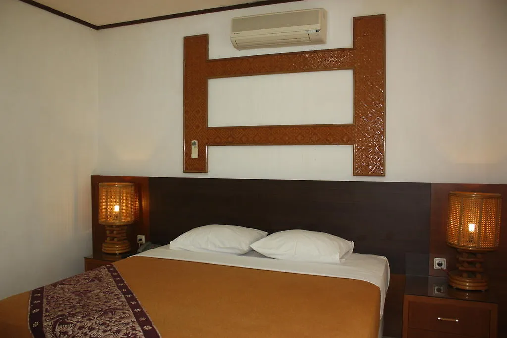 Hotel Puri Naga Beachfront Cottages Legian