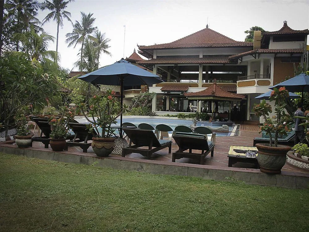 Puri Naga Beachfront Cottages Legian