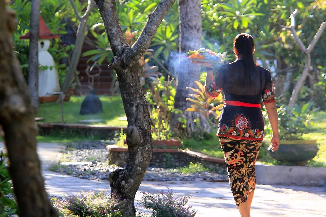 Szálloda Puri Naga Beachfront Cottages Legian